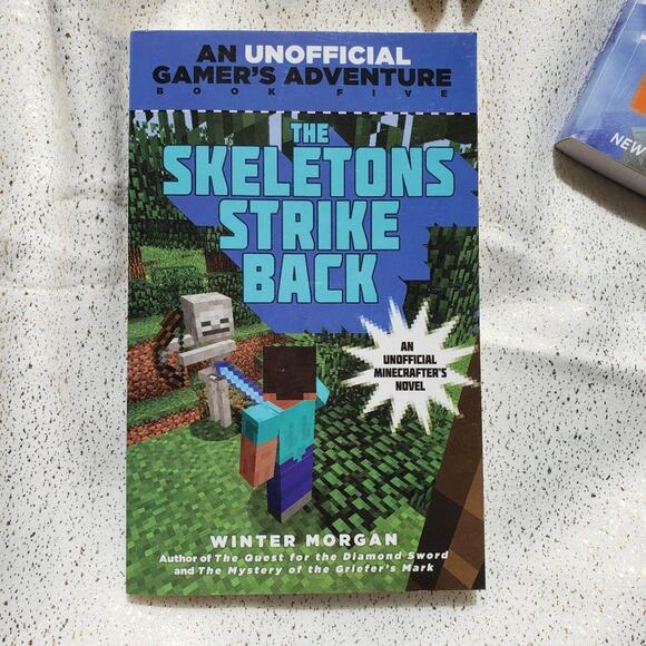 An unofficial gamers adventure set of 3 Minecraft books ages 7+ - Picture 3 of 12